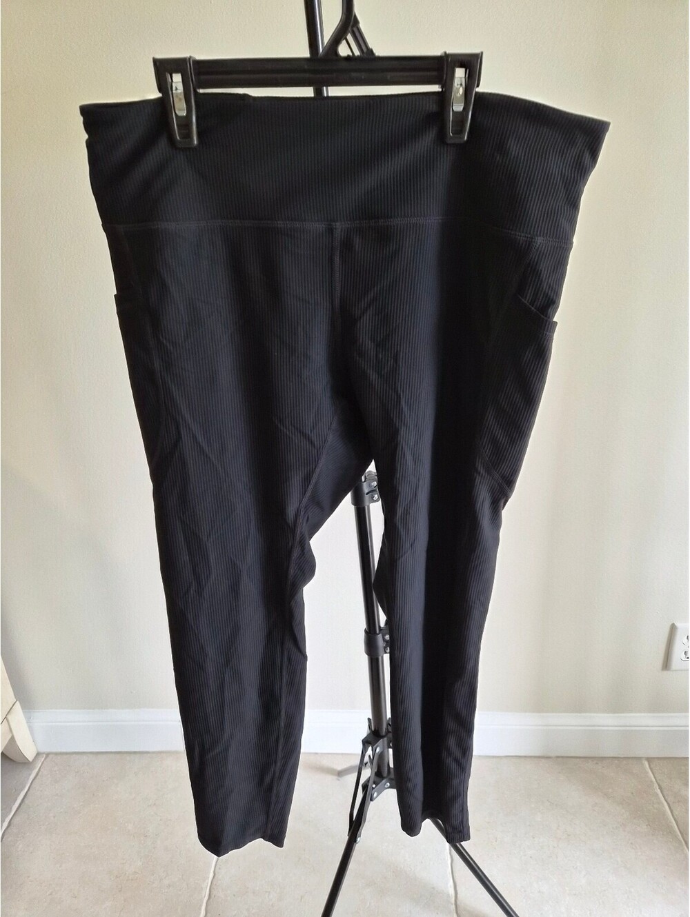 GapFit Black Ribbed Yoga Leggings with Side Pockets, XL 0106